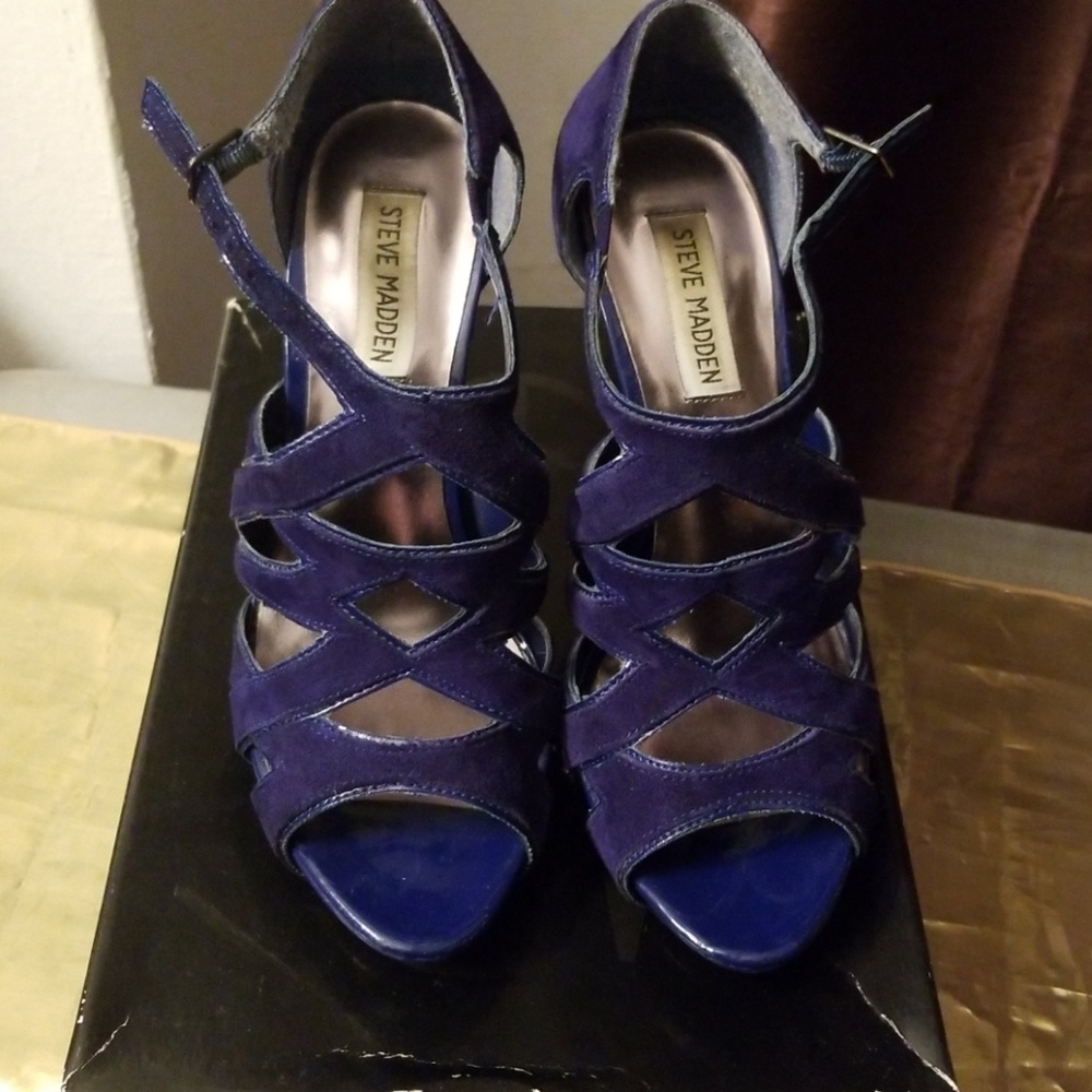 Steve Madden Suede high heel shoes